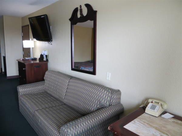 American Inn Cedar Rapids South