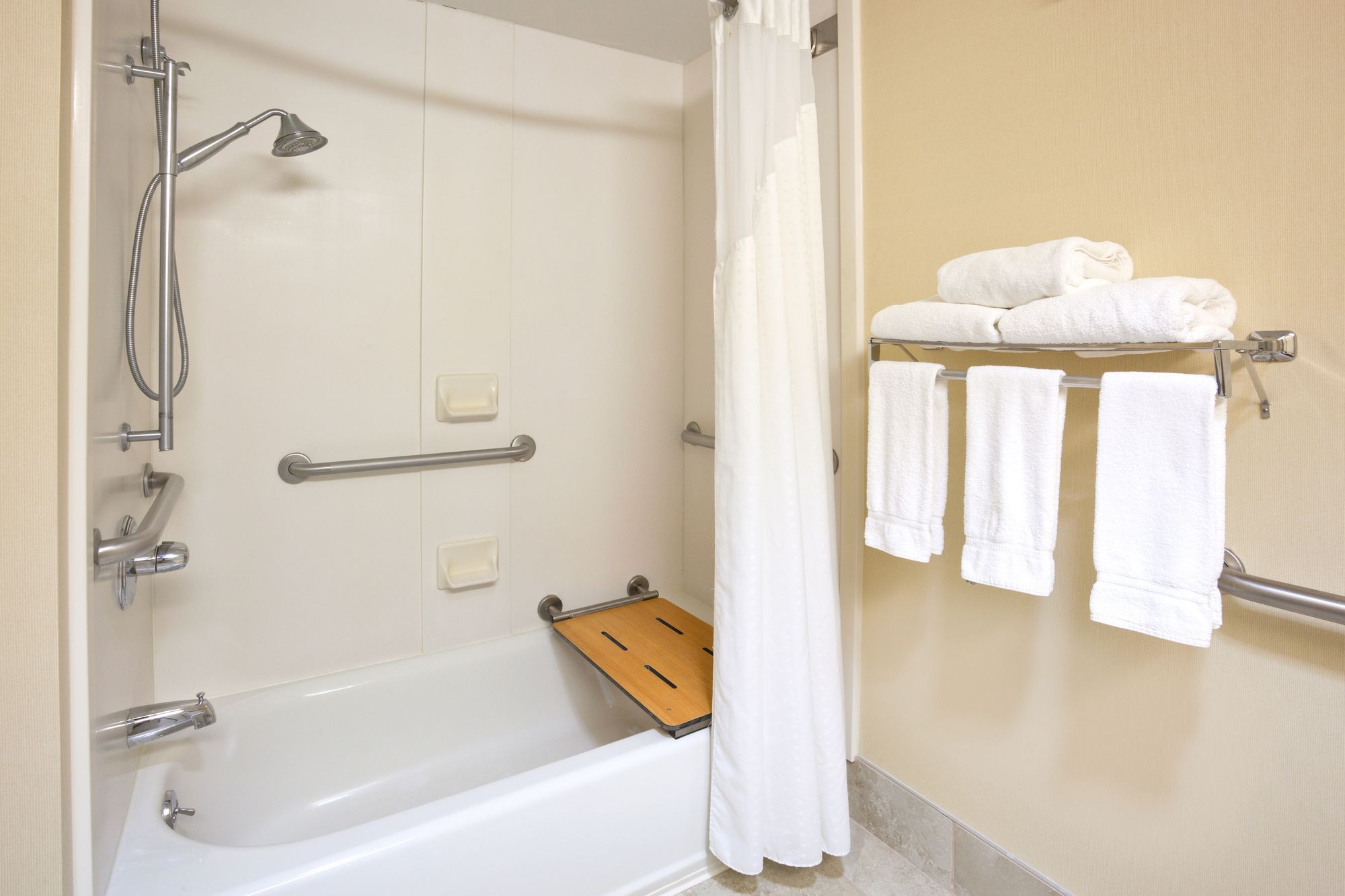 Holiday Inn Express Cedar Rapids (Collins Road)