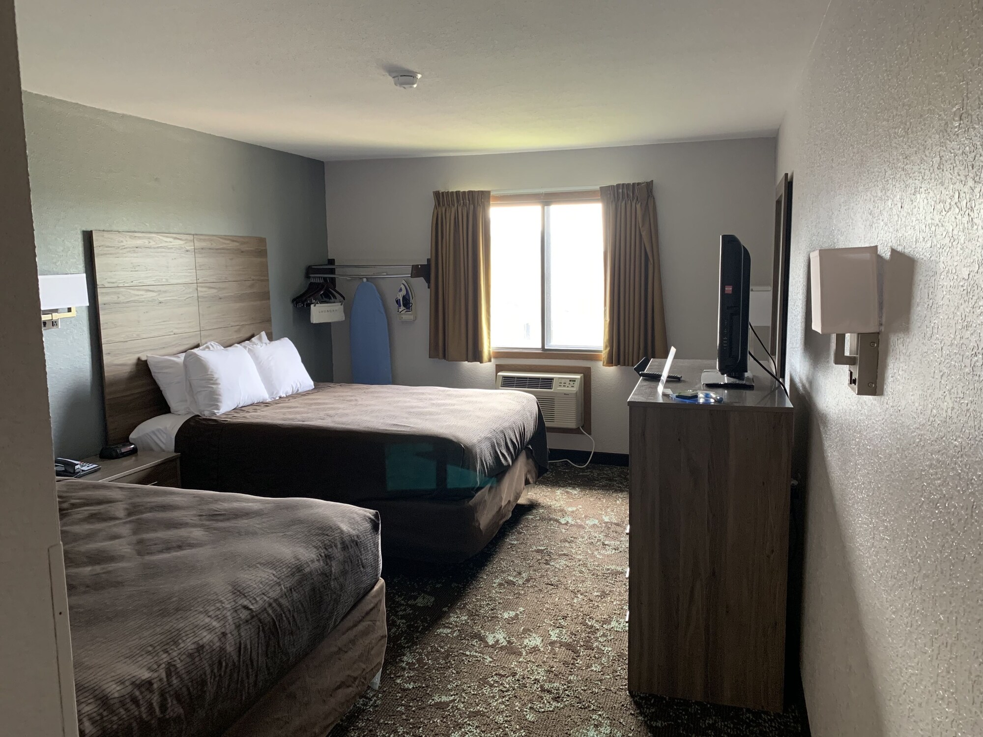 Ramada by Wyndham Cedar Rapids South