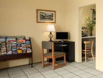 Super 8 by Wyndham Cedar Rapids