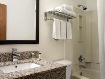 Super 8 by Wyndham Cedar Rapids