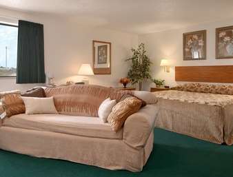 Super 8 by Wyndham Cedar Rapids