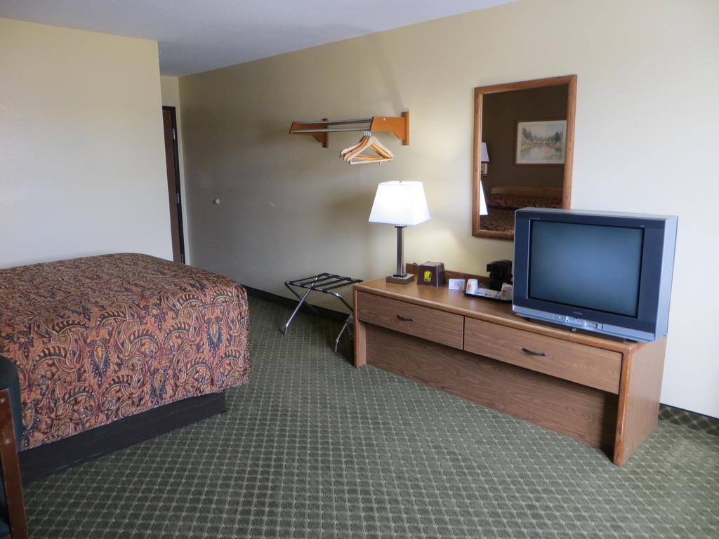 Super 8 by Wyndham Cedar Rapids