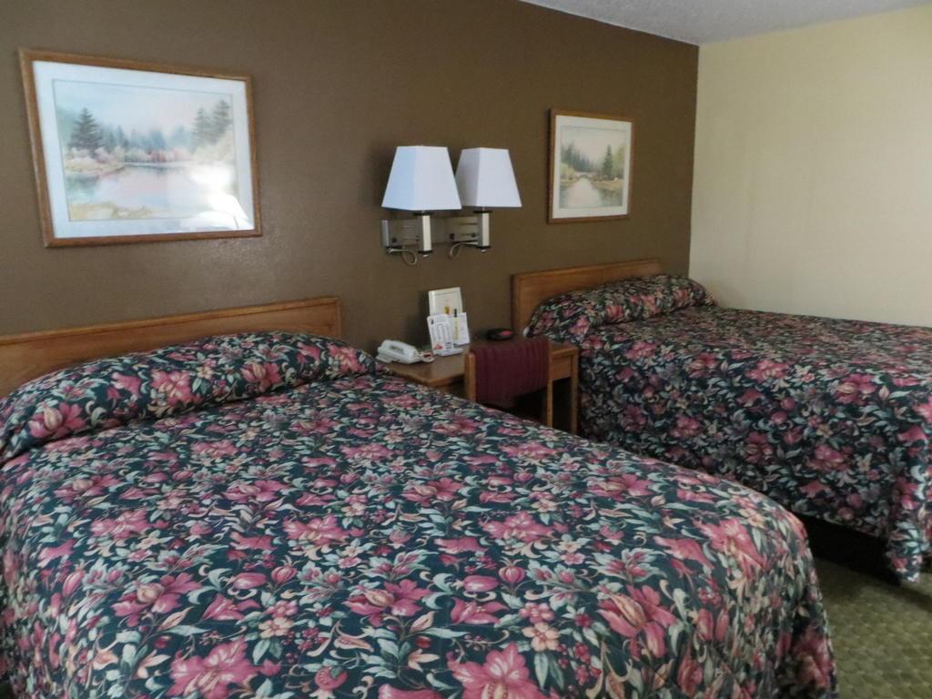 Super 8 by Wyndham Cedar Rapids