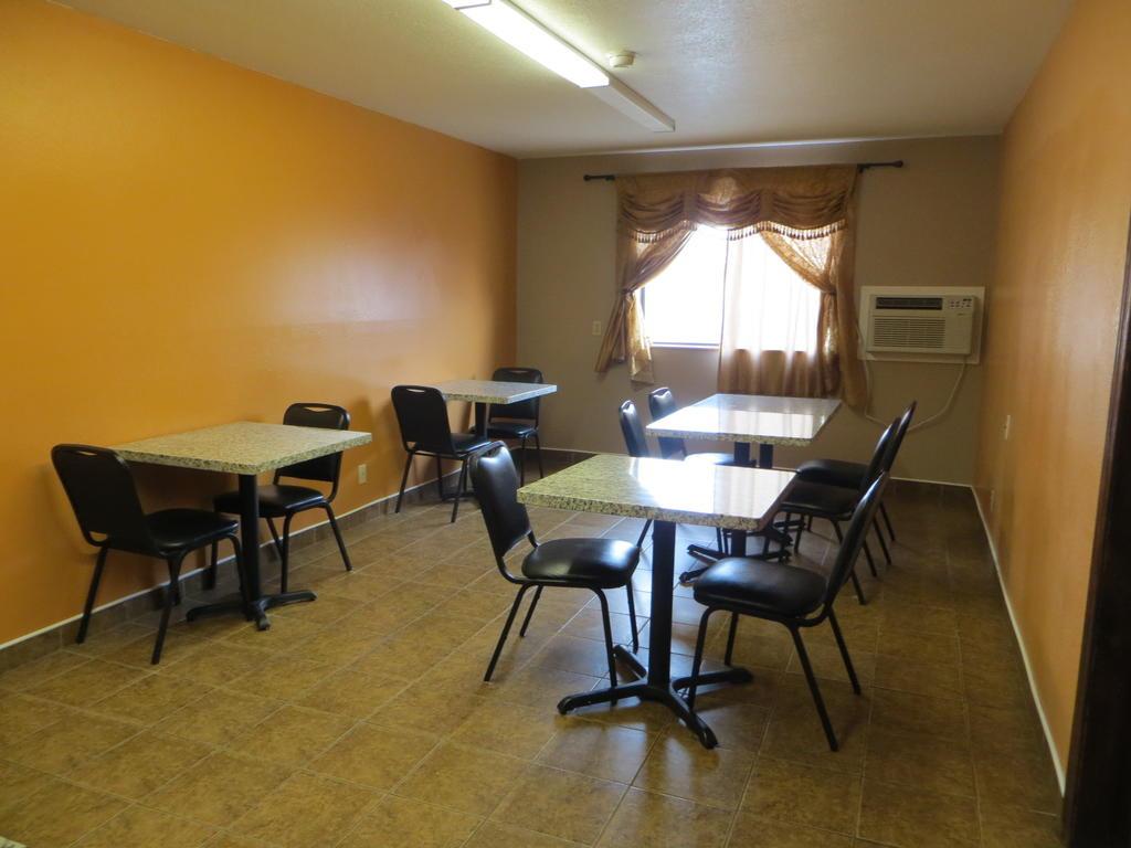 Super 8 by Wyndham Cedar Rapids