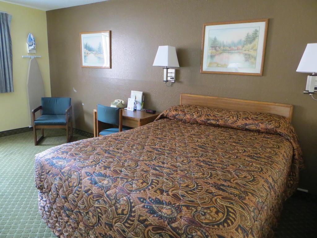 Super 8 by Wyndham Cedar Rapids