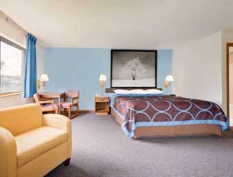 Super 8 by Wyndham Centerville