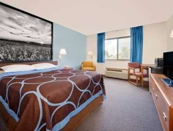 Super 8 by Wyndham Centerville