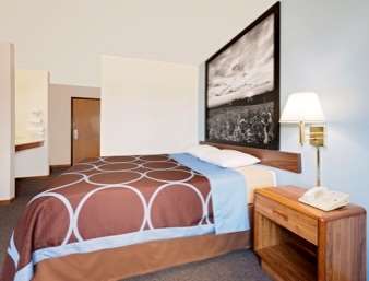 Super 8 by Wyndham Centerville