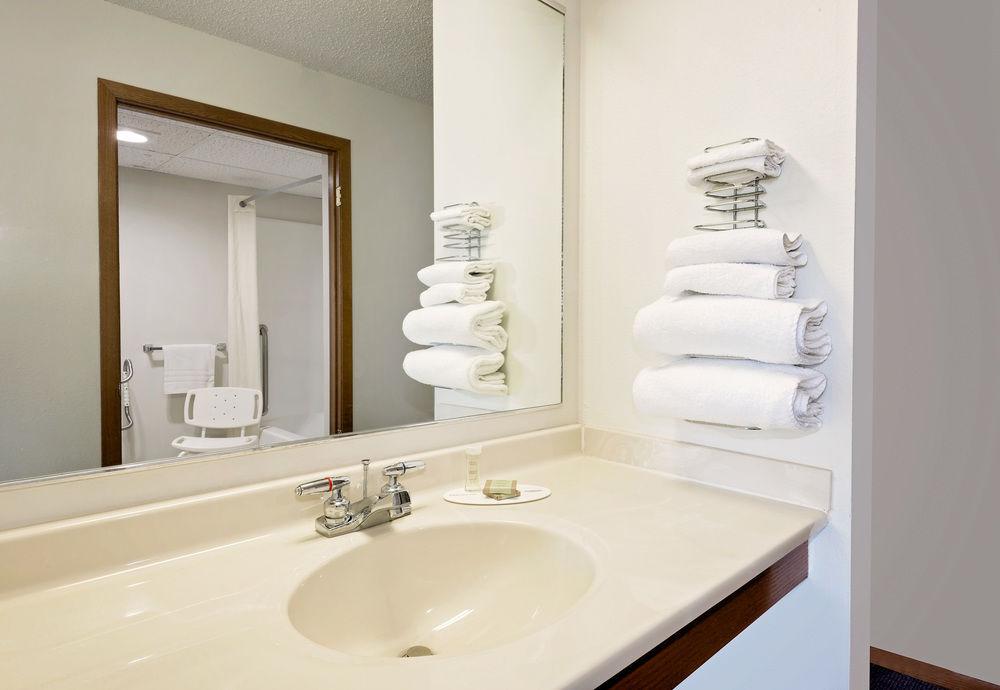 Super 8 by Wyndham Centerville