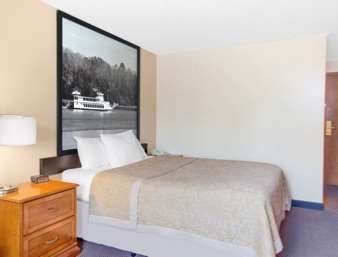 Super 8 by Wyndham Clear Lake