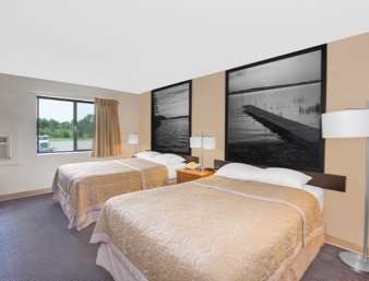 Super 8 by Wyndham Clear Lake