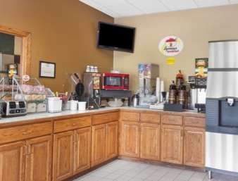 Super 8 by Wyndham Clear Lake