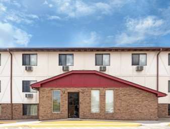 Super 8 by Wyndham Clinton