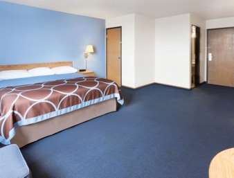 Super 8 by Wyndham Clinton