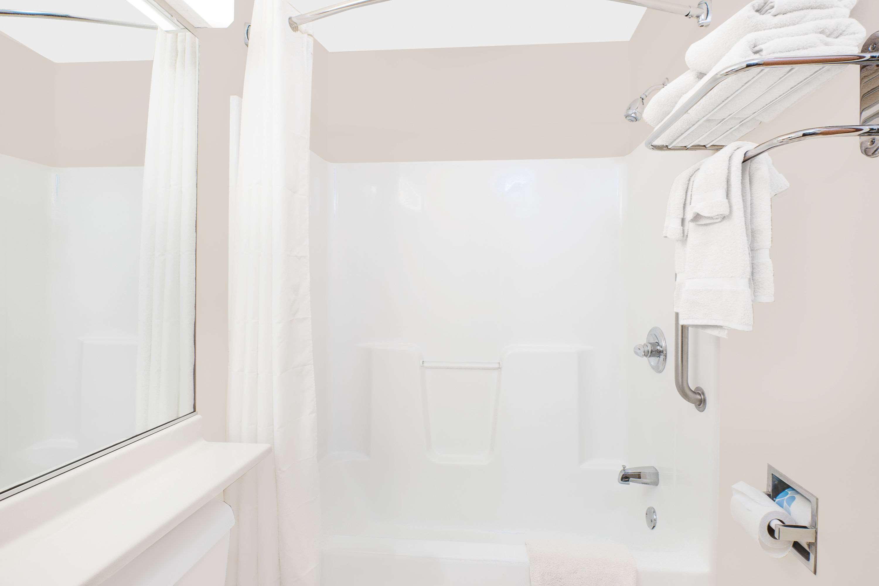 Microtel Inn & Suites by Wyndham Colfax/Newton