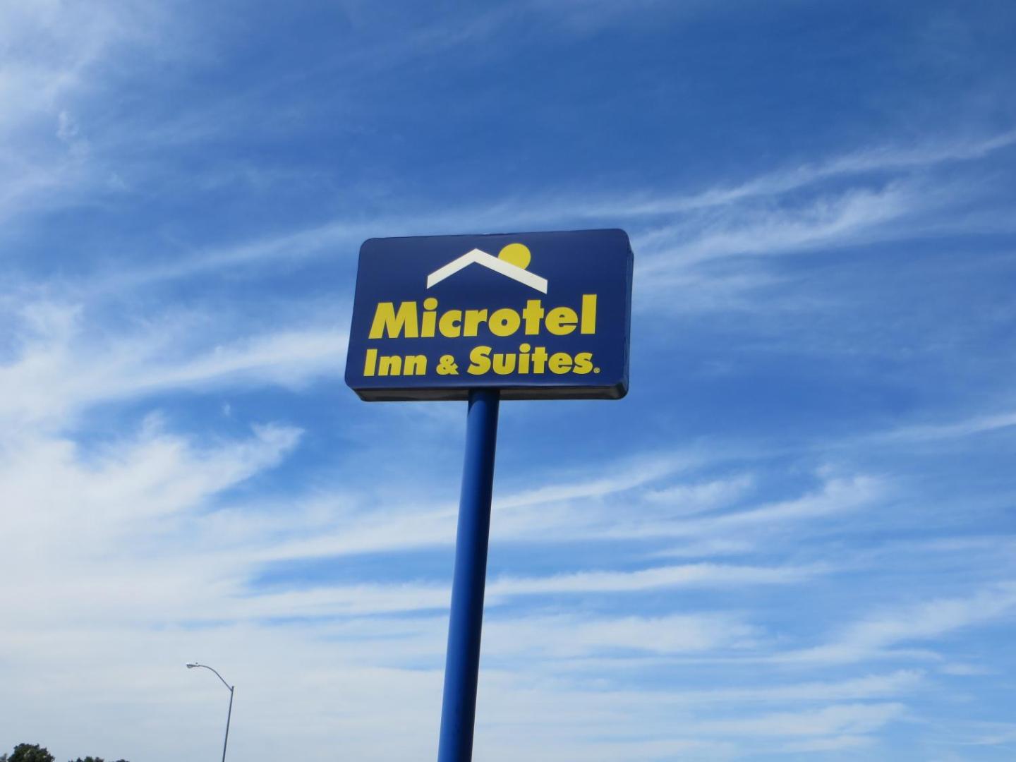 Microtel Inn & Suites by Wyndham Colfax/Newton