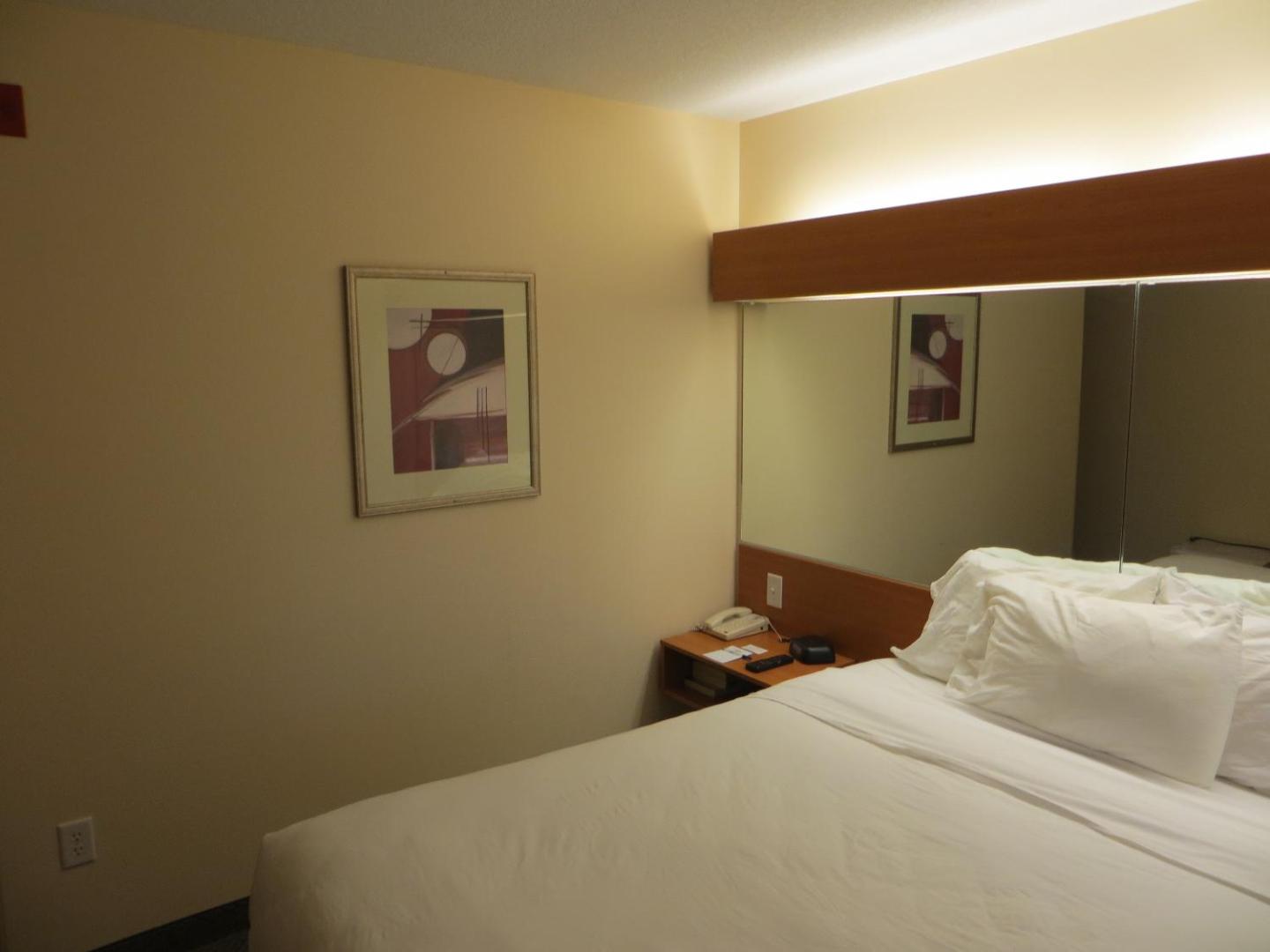 Microtel Inn & Suites by Wyndham Colfax/Newton