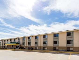 Super 8 by Wyndham Iowa City/Coralville