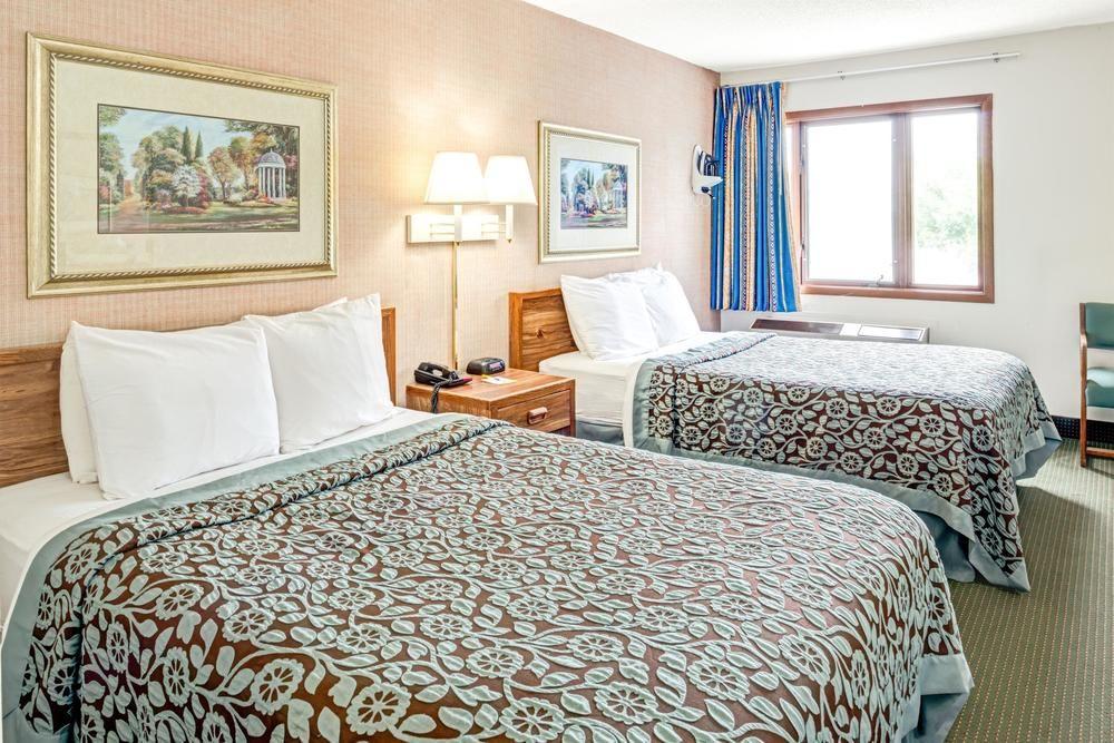 Bridgepointe Inn & Suites