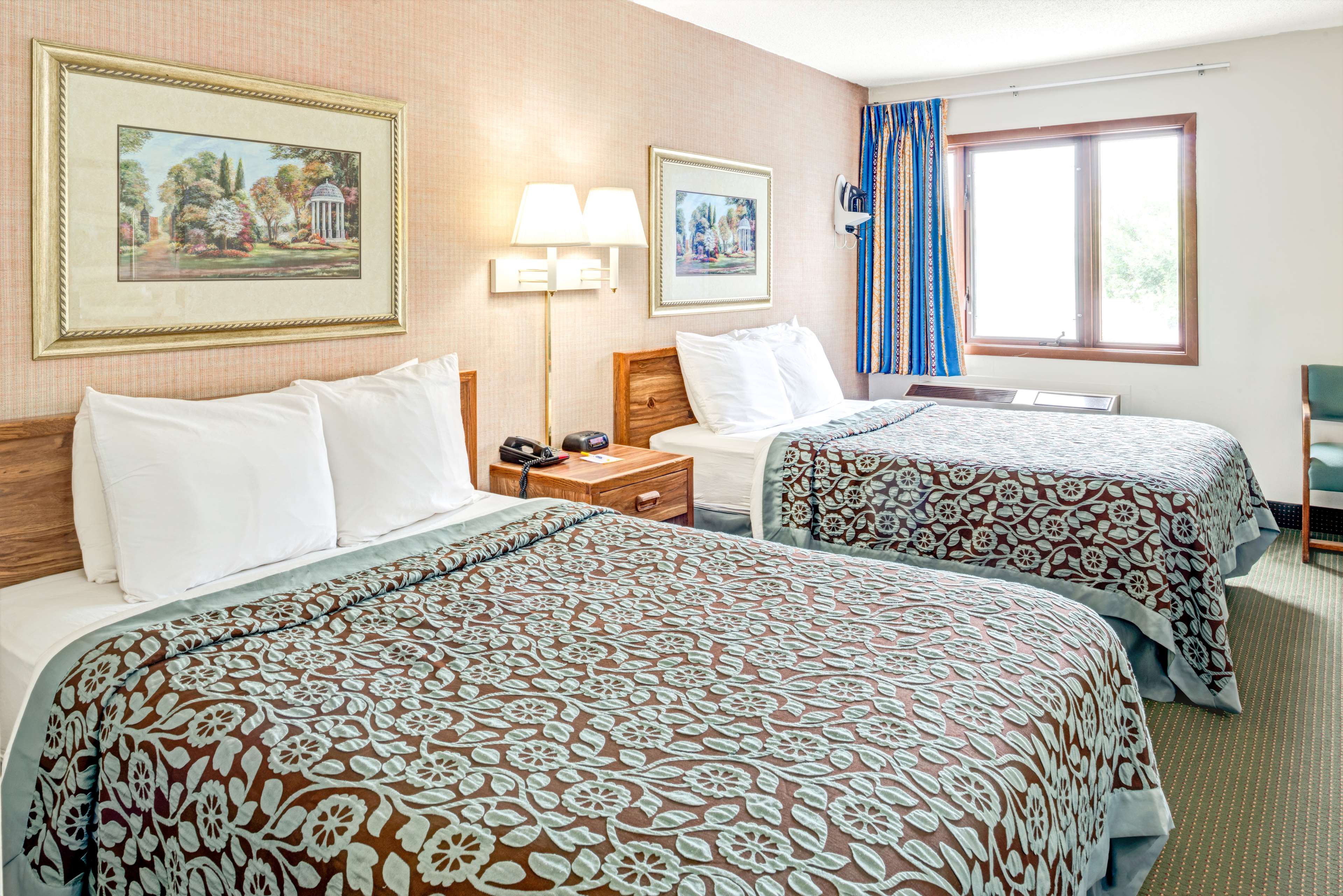 Bridgepointe Inn & Suites