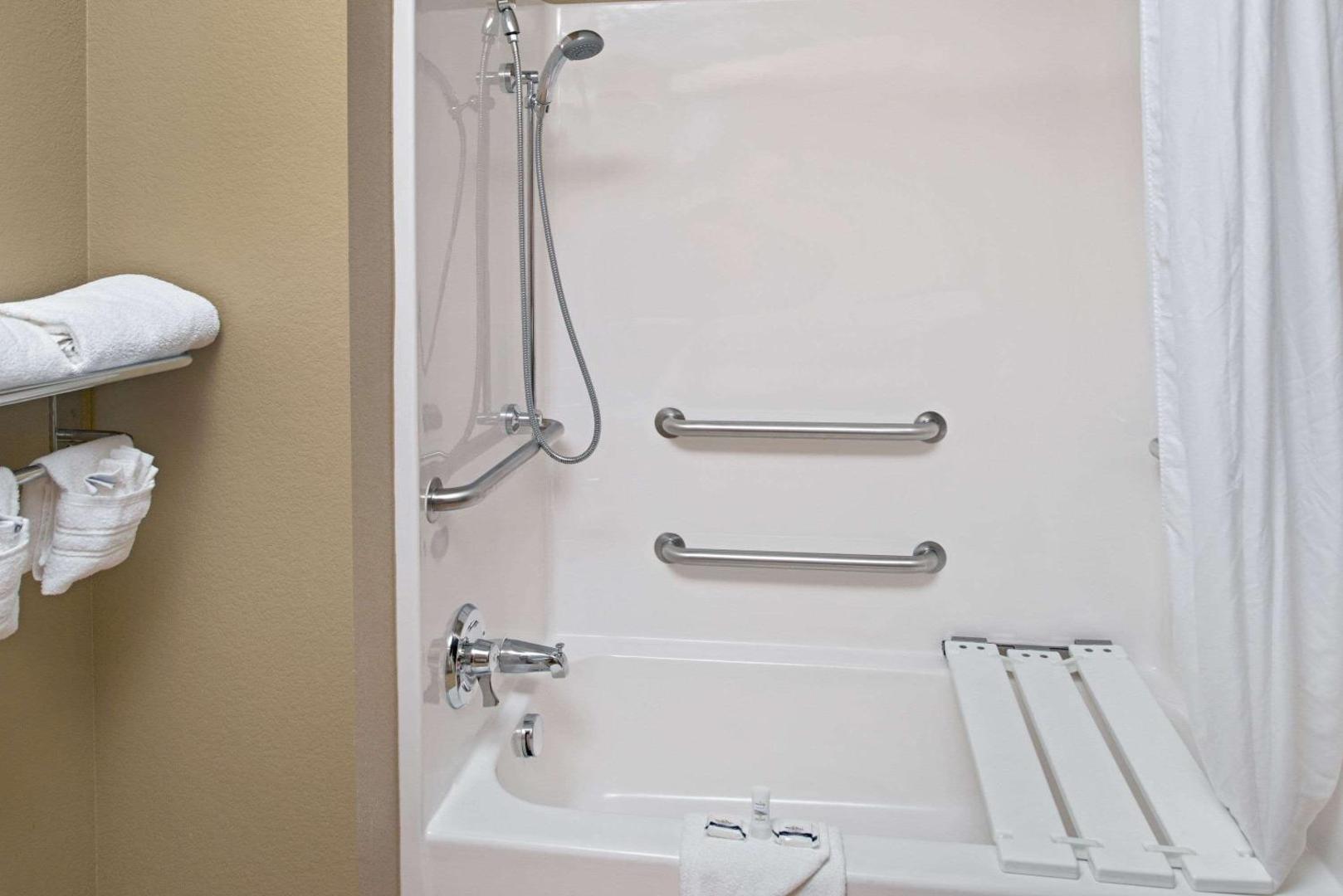 Microtel Inn & Suites by Wyndham Council Bluffs/Omaha