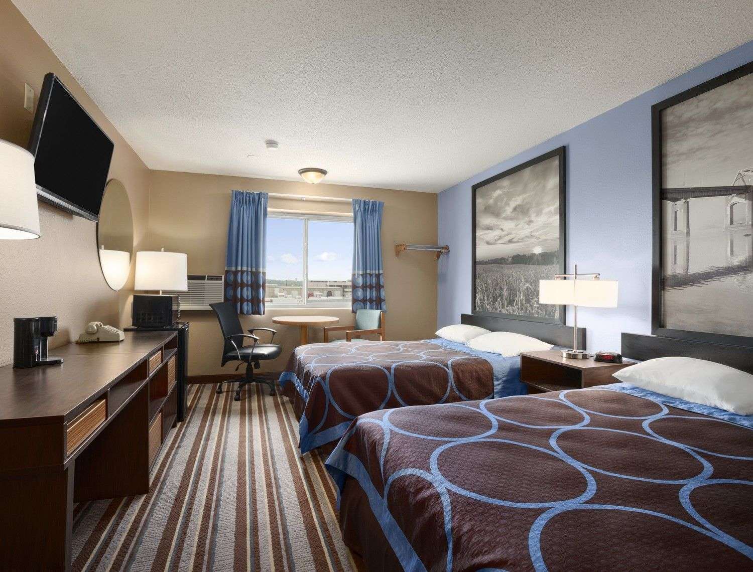 Super 8 by Wyndham Council Bluffs IA Omaha NE Area