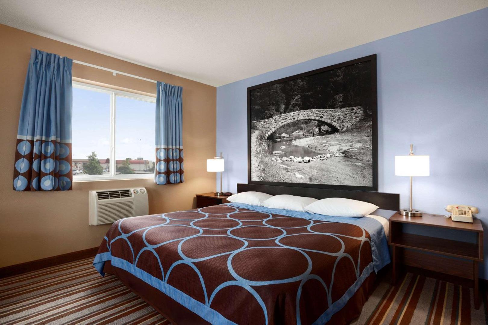 Super 8 by Wyndham Council Bluffs IA Omaha NE Area