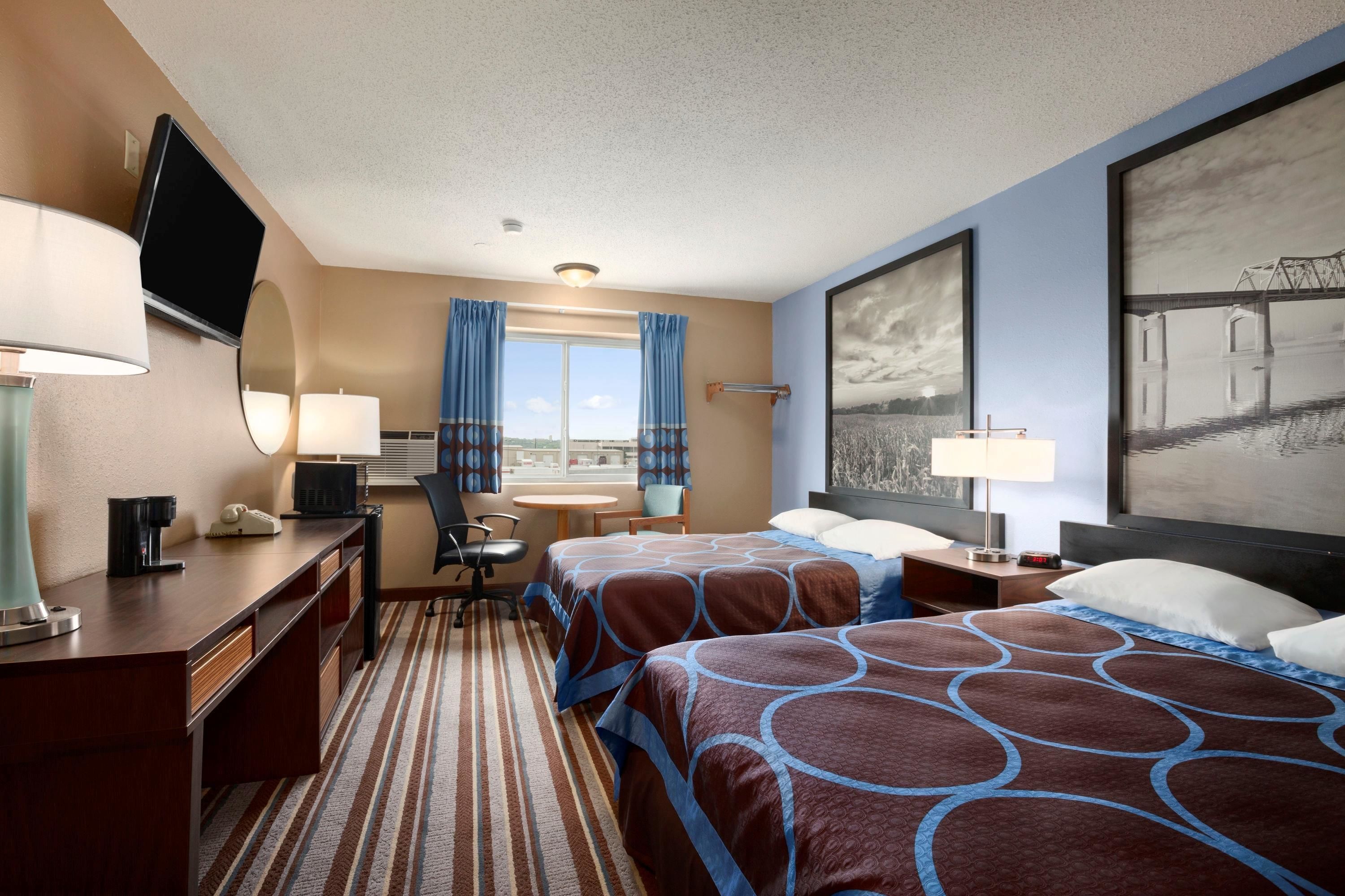 Super 8 by Wyndham Council Bluffs IA Omaha NE Area