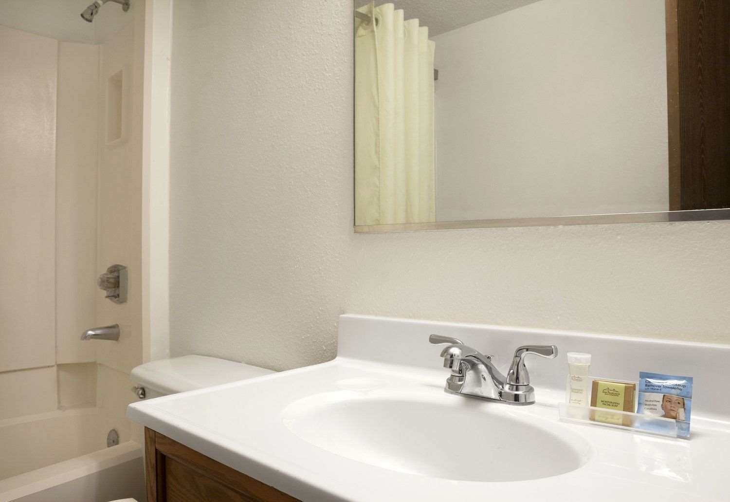 Super 8 by Wyndham Council Bluffs IA Omaha NE Area