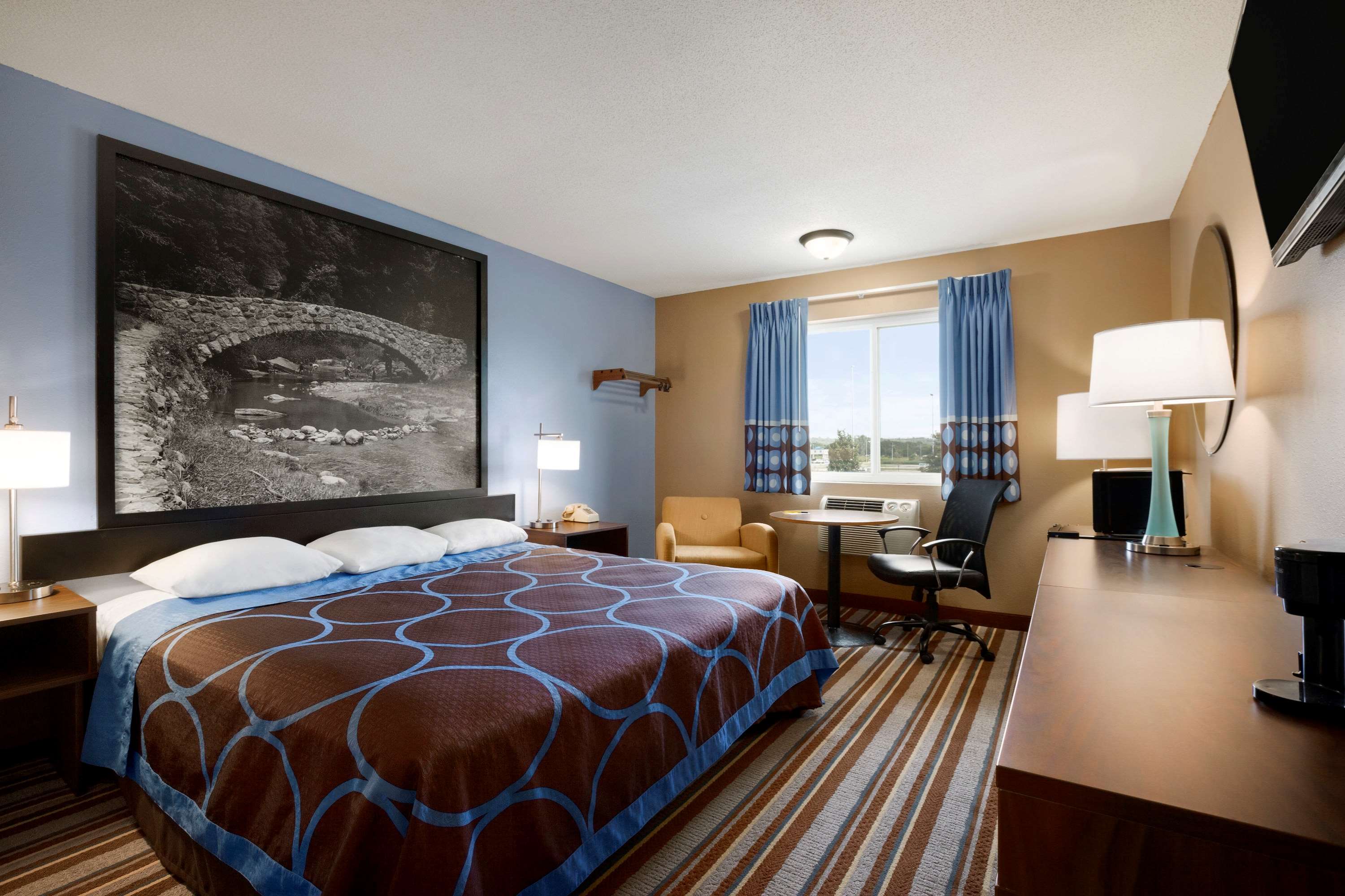 Super 8 by Wyndham Council Bluffs IA Omaha NE Area