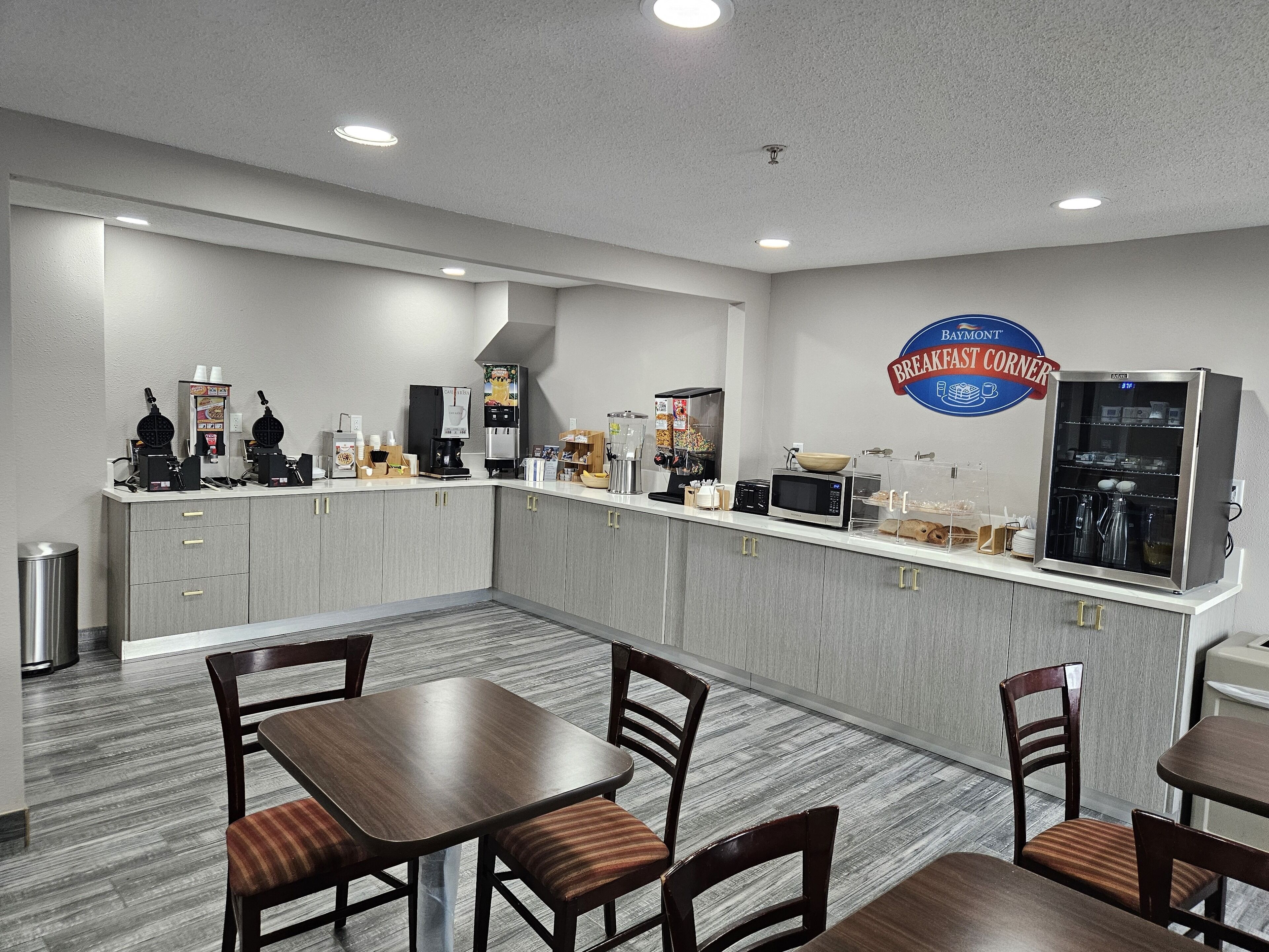 Days Inn by Wyndham Davenport