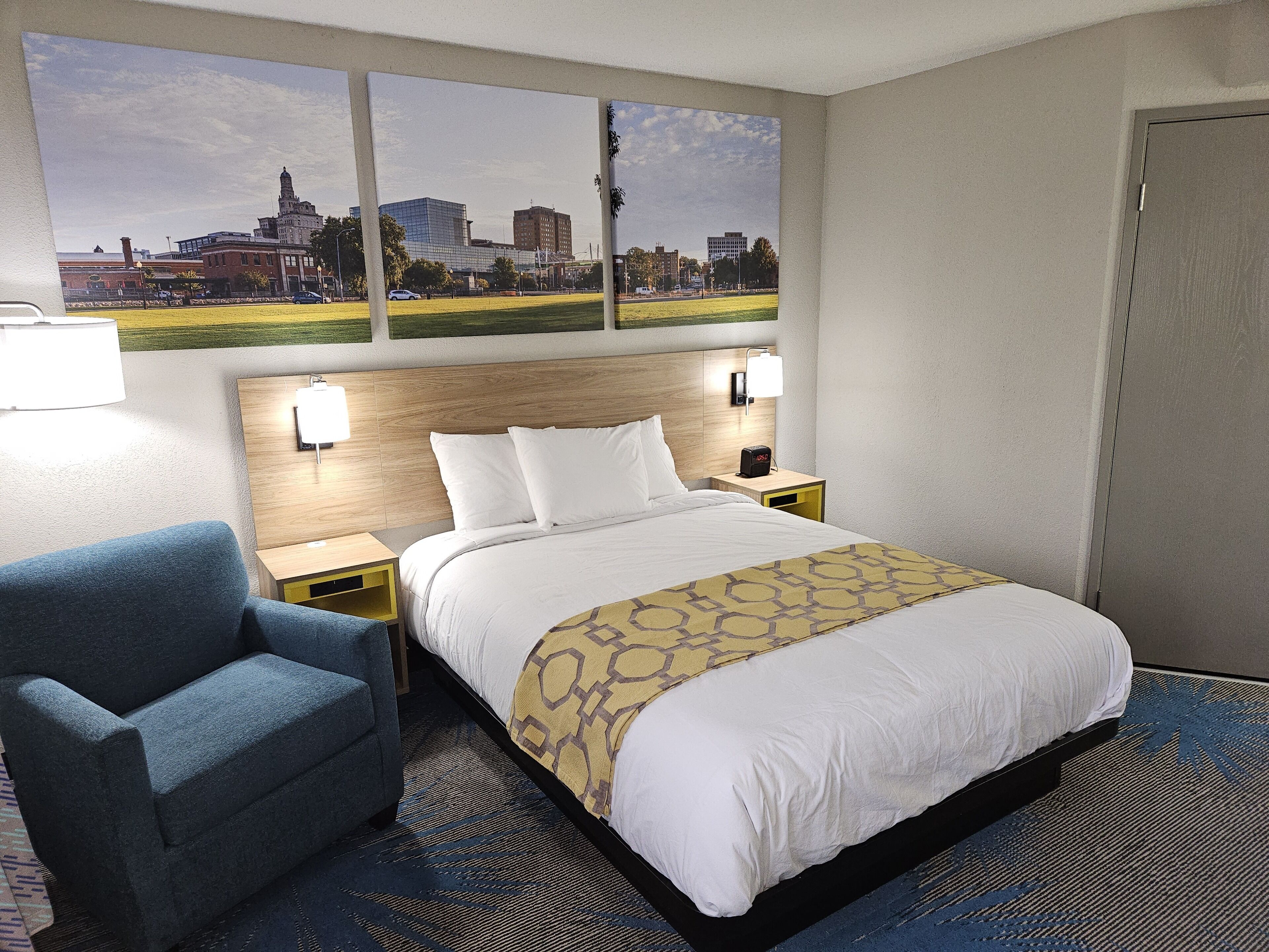 Days Inn by Wyndham Davenport