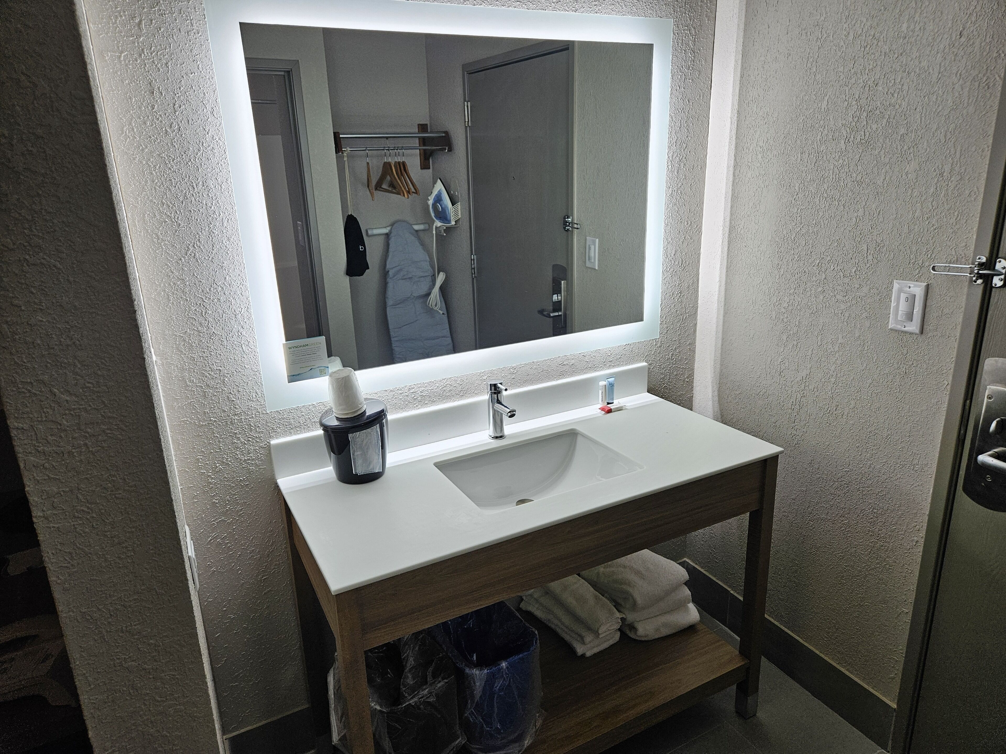 Days Inn by Wyndham Davenport