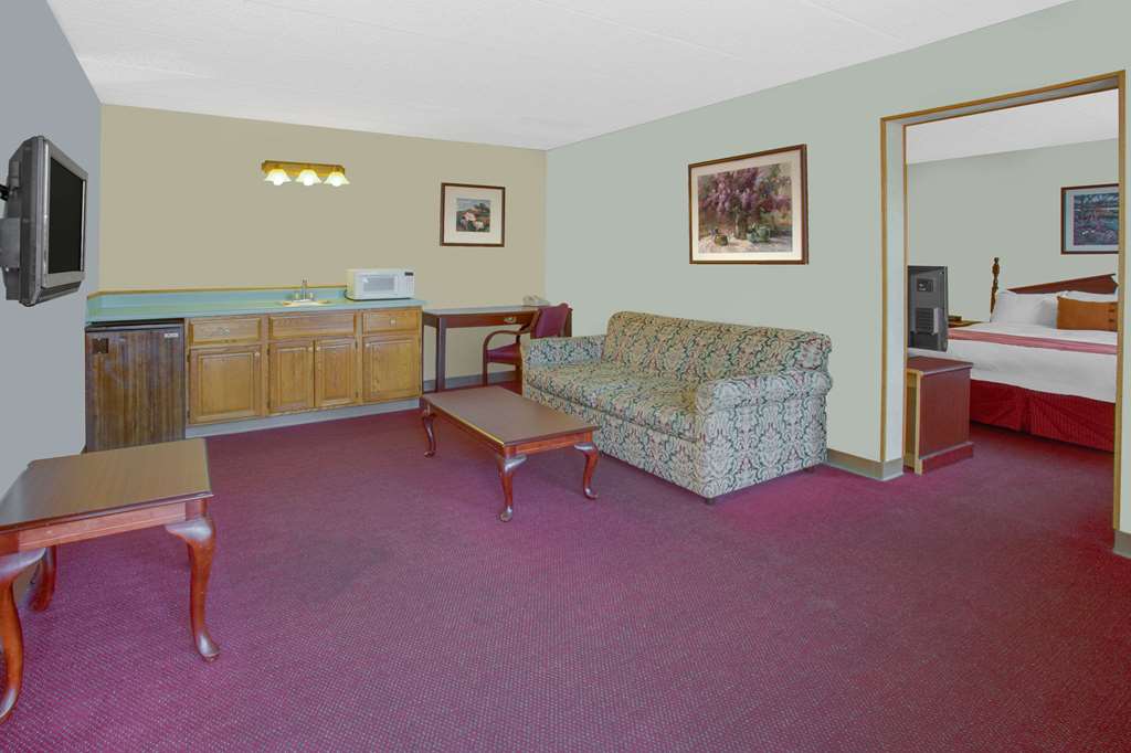 I-80 Inn & Suites