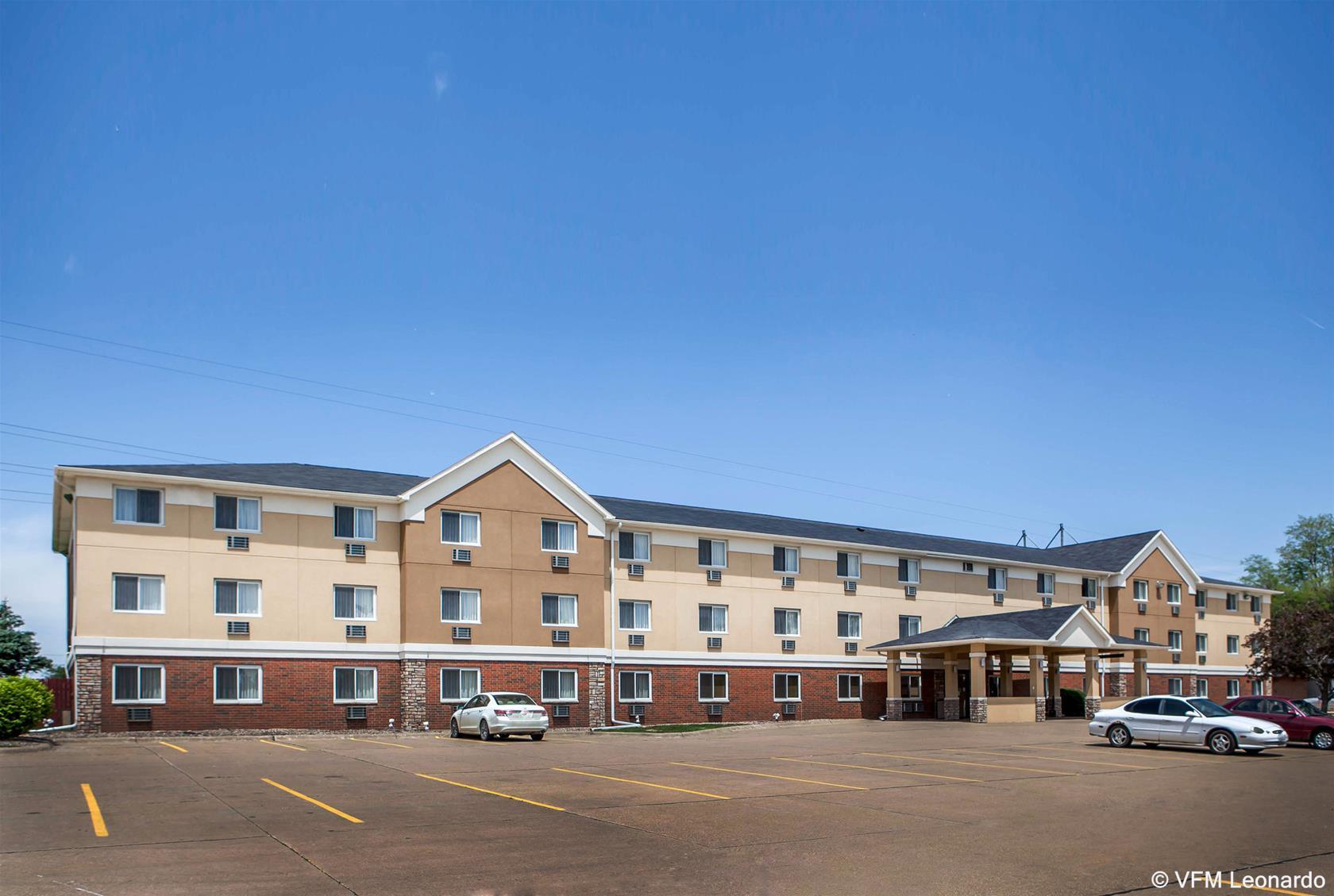 Quality Inn & Suites Davenport Near I-80