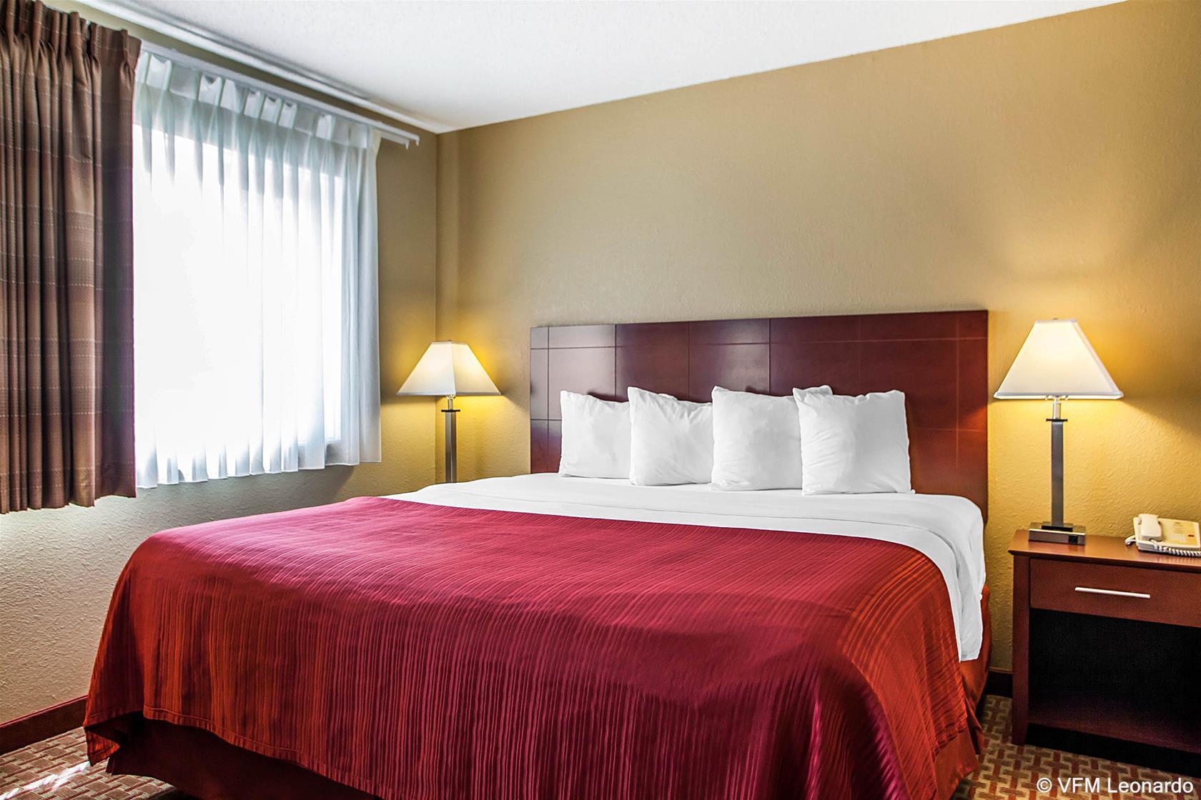 Quality Inn & Suites Davenport Near I-80