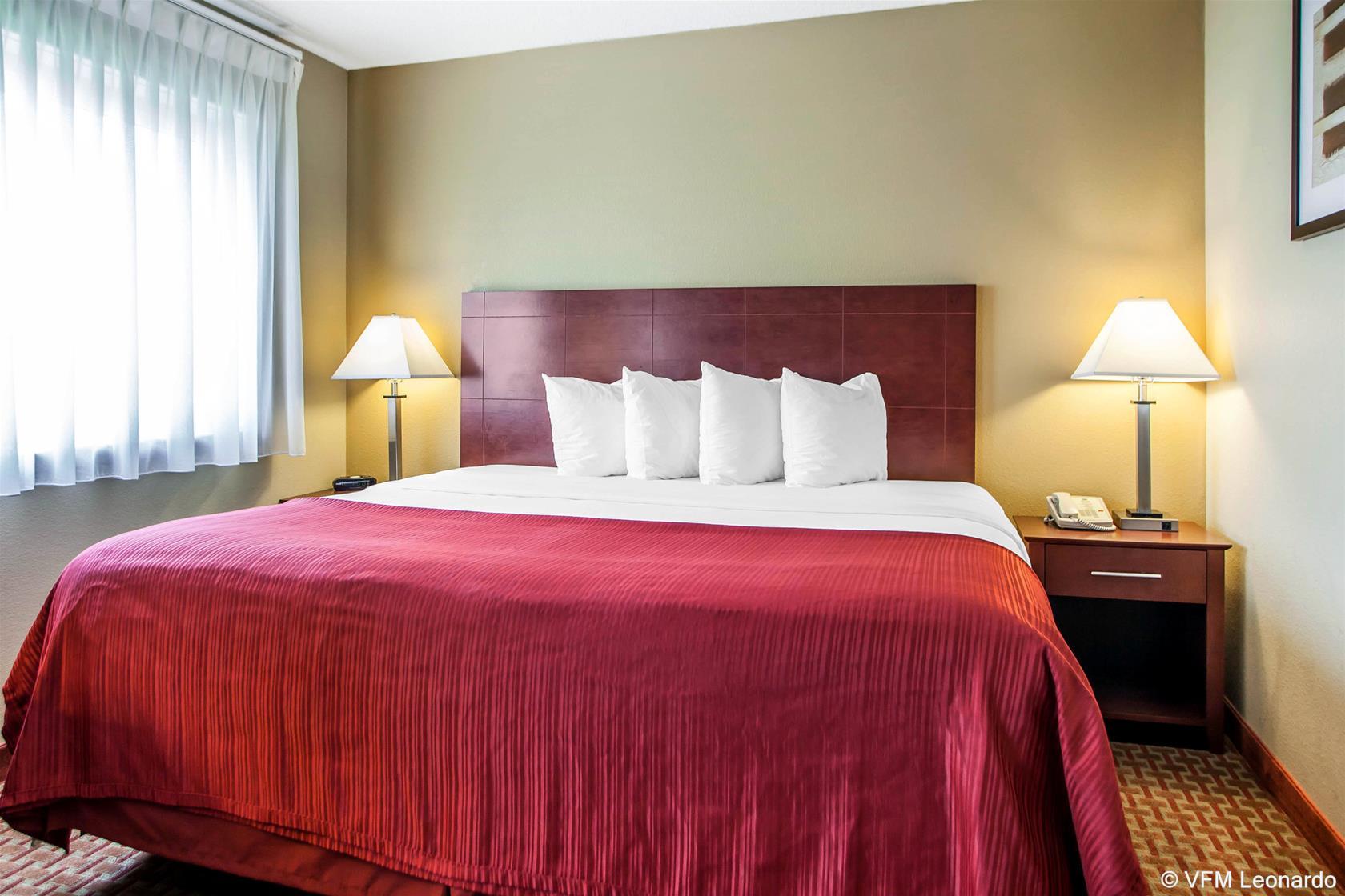 Quality Inn & Suites Davenport Near I-80