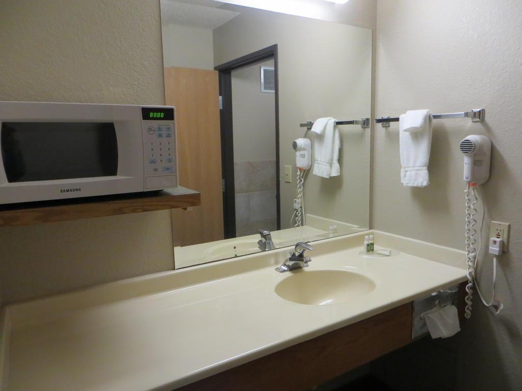 Super 8 by Wyndham Davenport