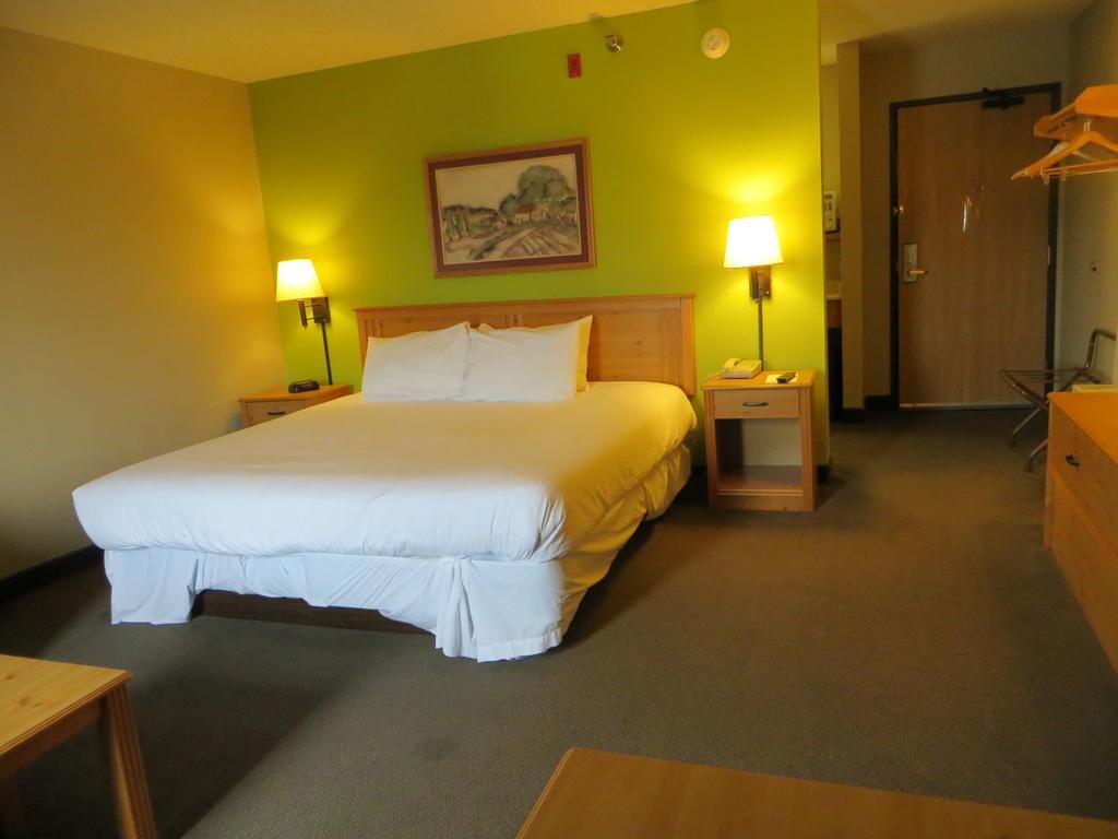 Super 8 by Wyndham Davenport