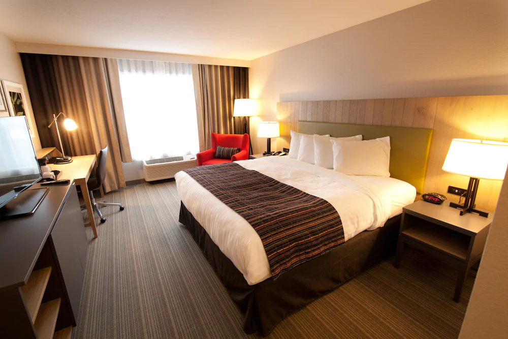 Country Inn & Suites by Radisson, Decorah, IA