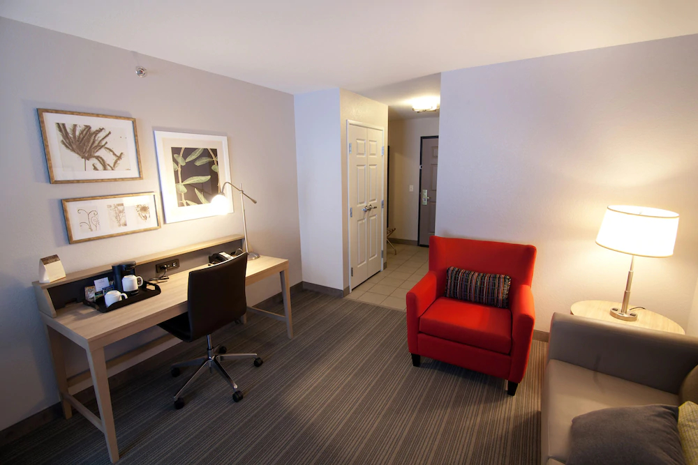 Country Inn & Suites by Radisson, Decorah, IA