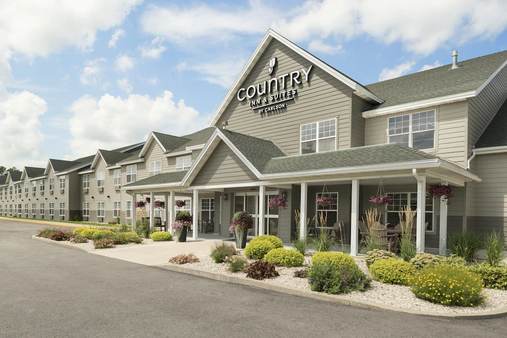 Country Inn & Suites by Radisson, Decorah, IA