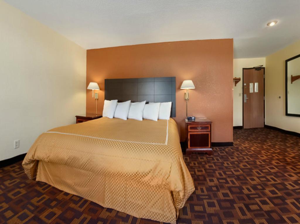 Super 8 by Wyndham Decorah