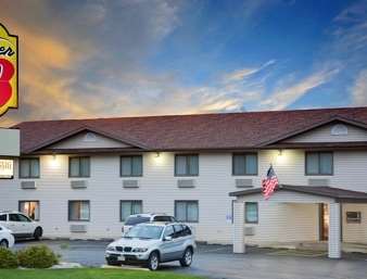 Super 8 by Wyndham Decorah
