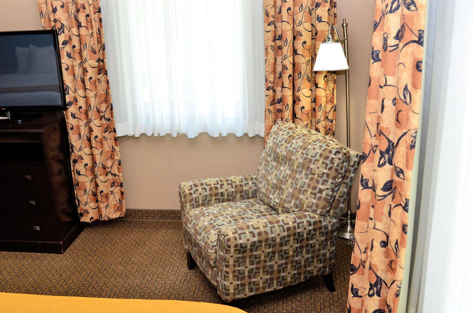 Cobblestone Inn & Suites - Denison | Majestic Hills