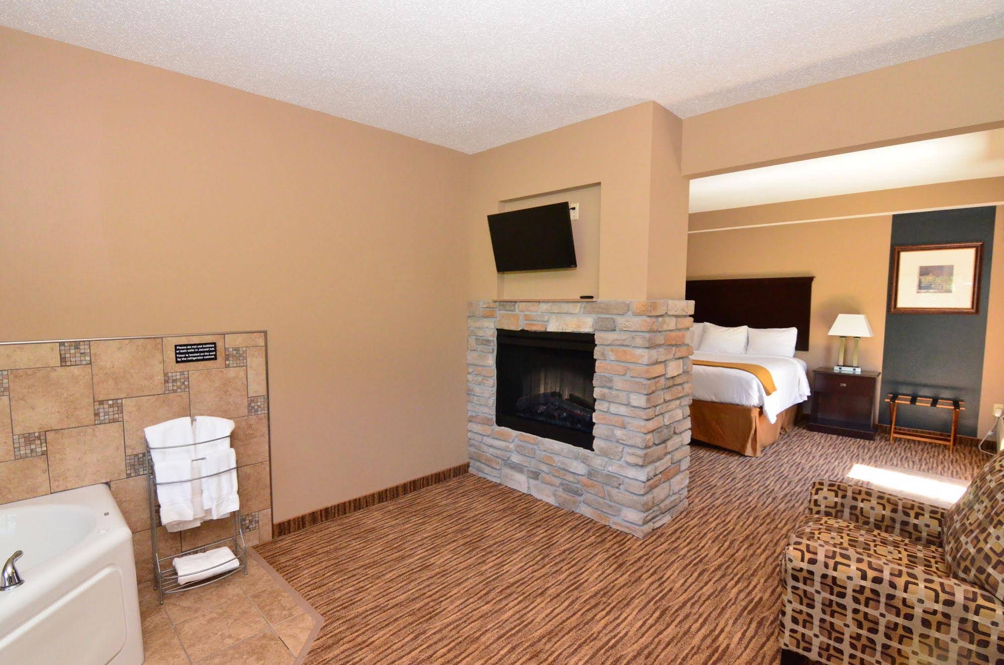 Cobblestone Inn & Suites - Denison | Majestic Hills