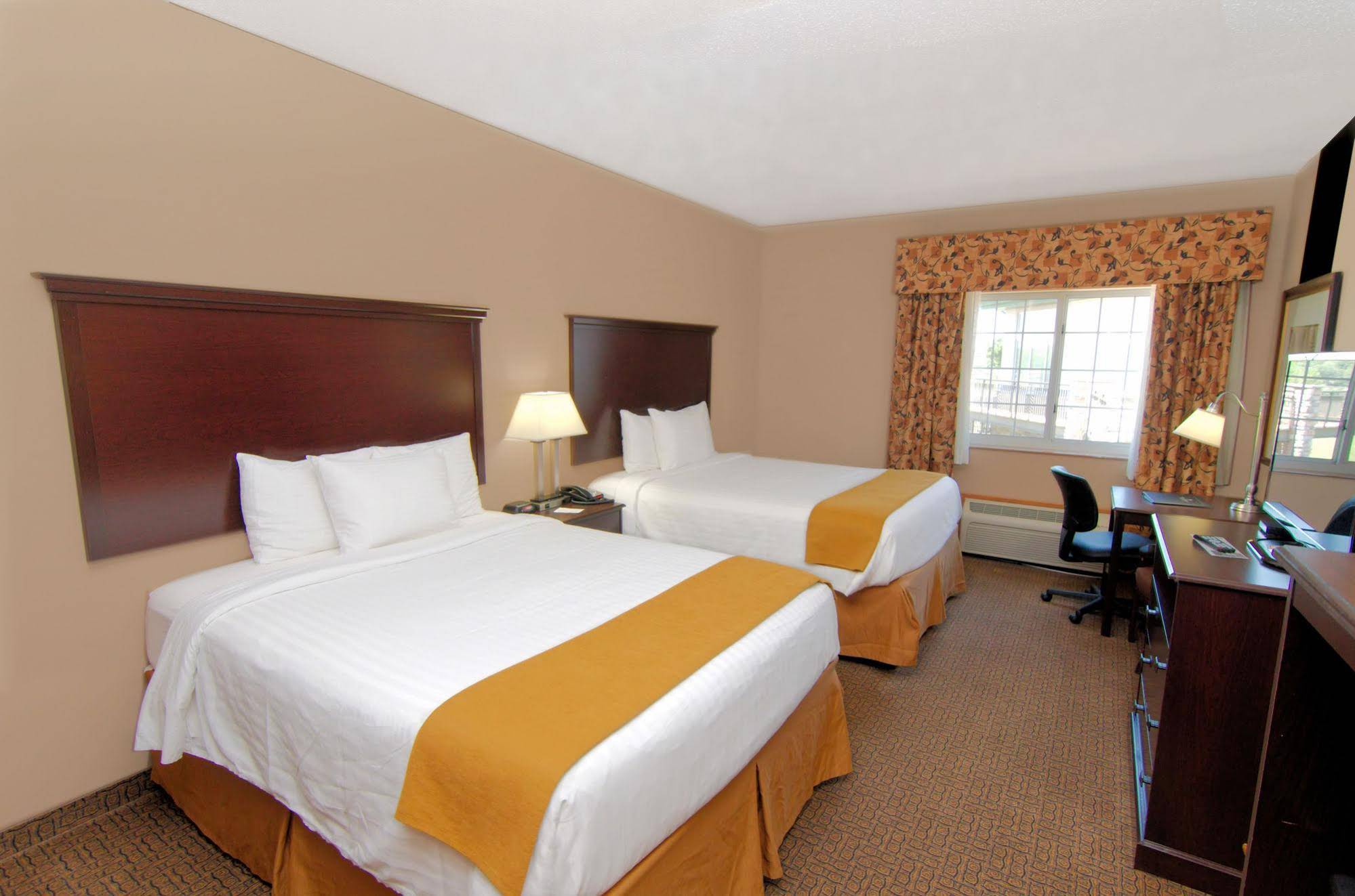 Cobblestone Inn & Suites - Denison | Majestic Hills
