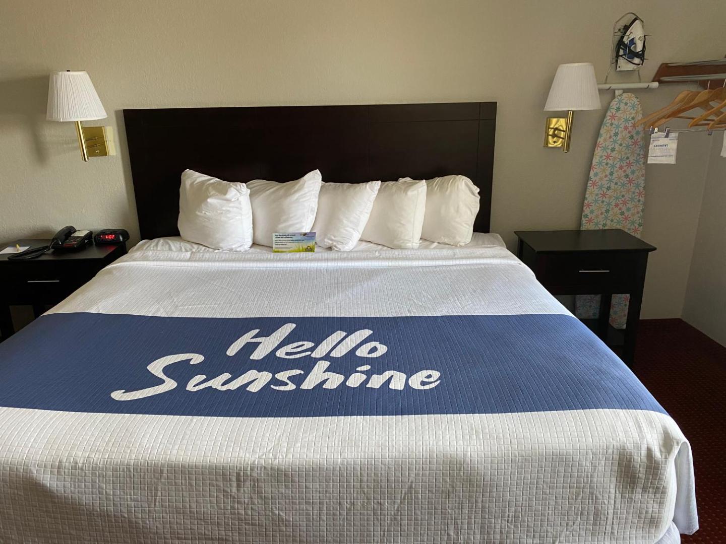 Days Inn & Suites by Wyndham Des Moines Airport