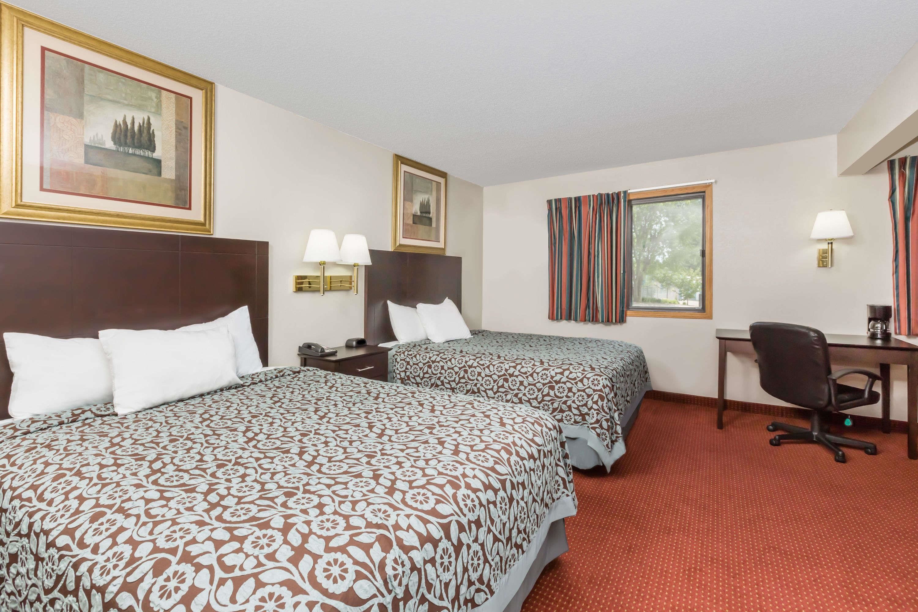 Days Inn & Suites by Wyndham Des Moines Airport